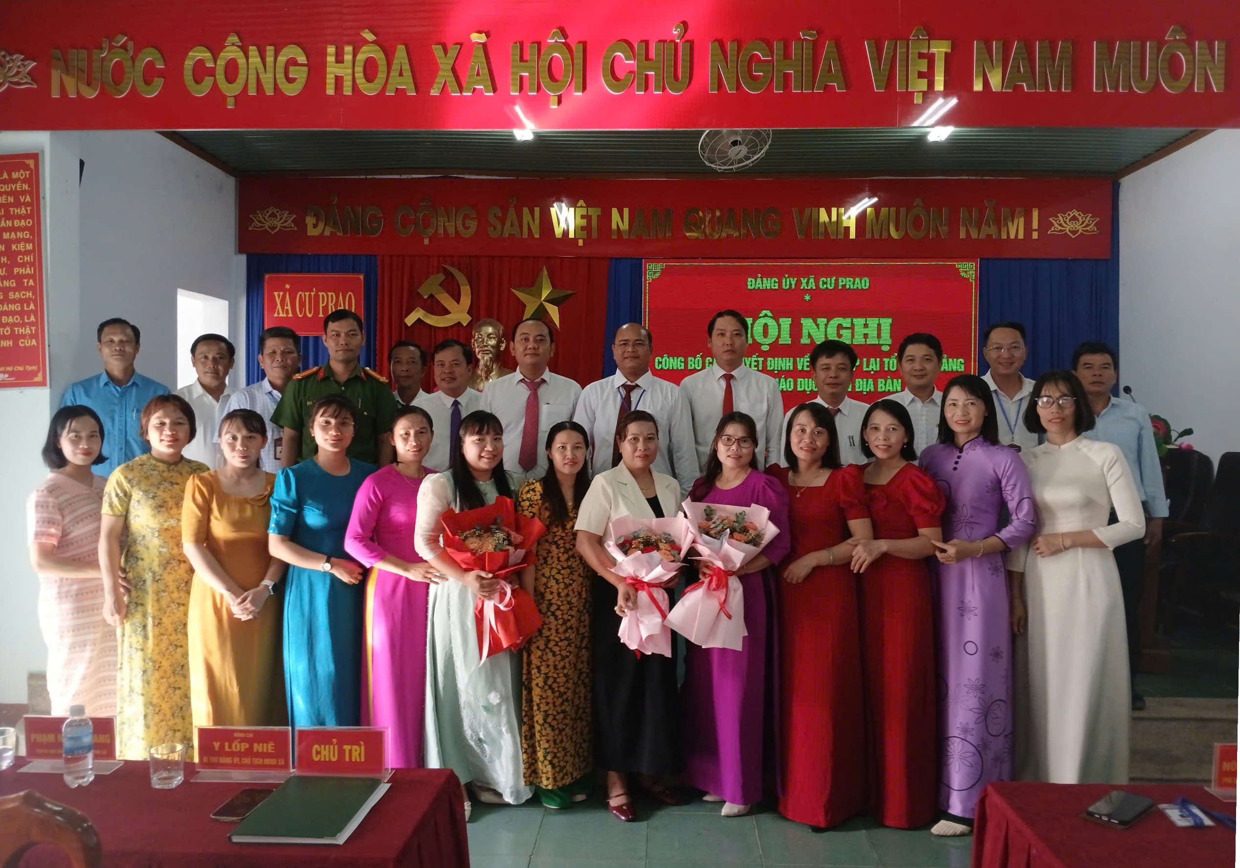 Đảng ủy xã Cư Prao kiện toàn tổ chức Đảng tại các cơ sở giáo dục sau sắp xếp