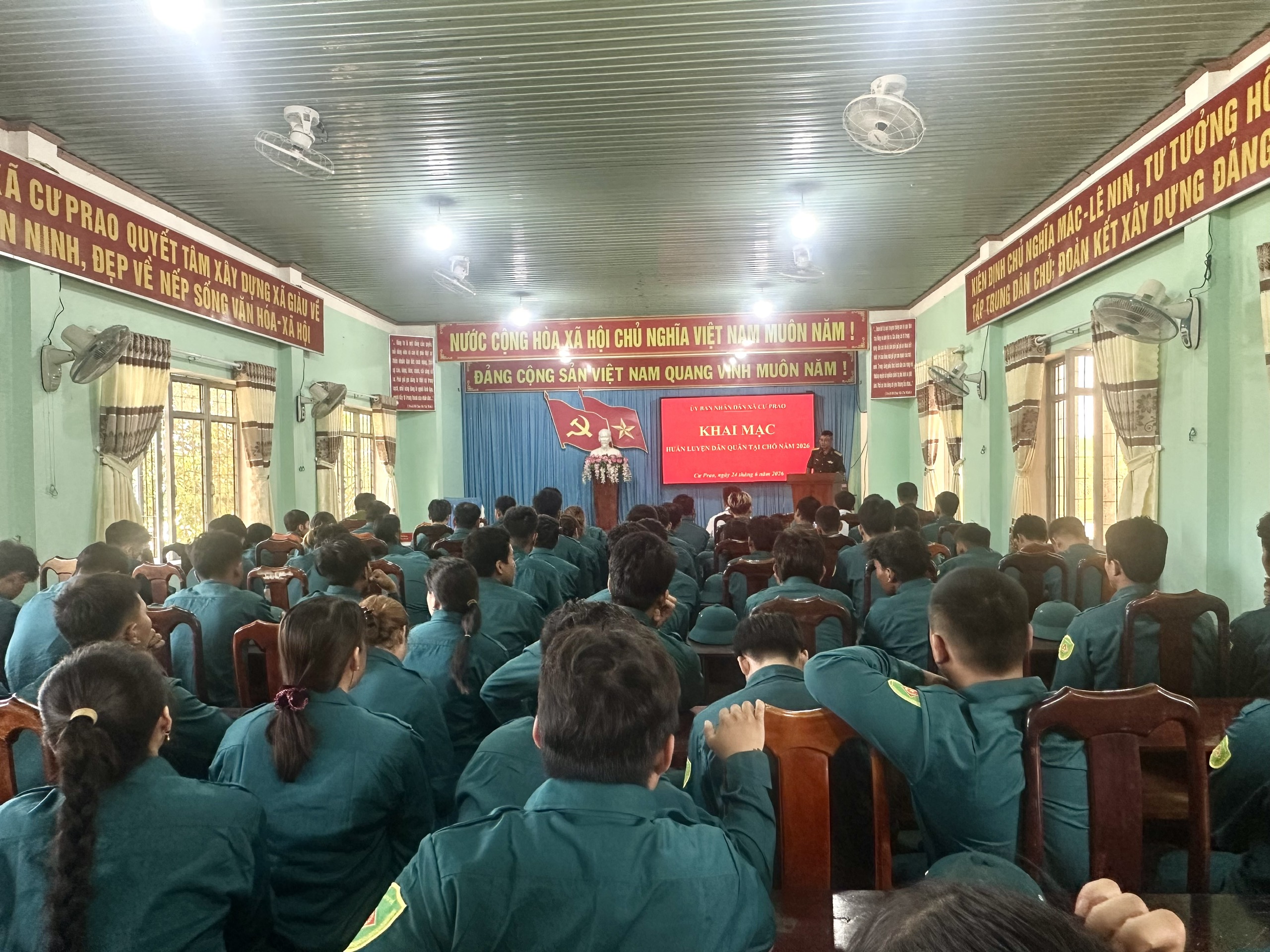 Xã Cư Prao khai mạc huấn luyện Dân quân tại chỗ năm 2026