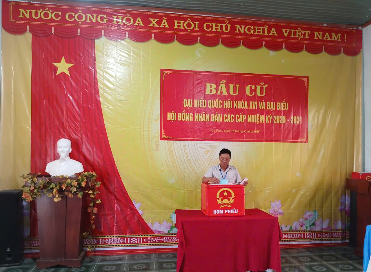 Cử tri xã Cư Prao nô nức tham gia Ngày bầu cử, tỷ lệ đạt 99,96%