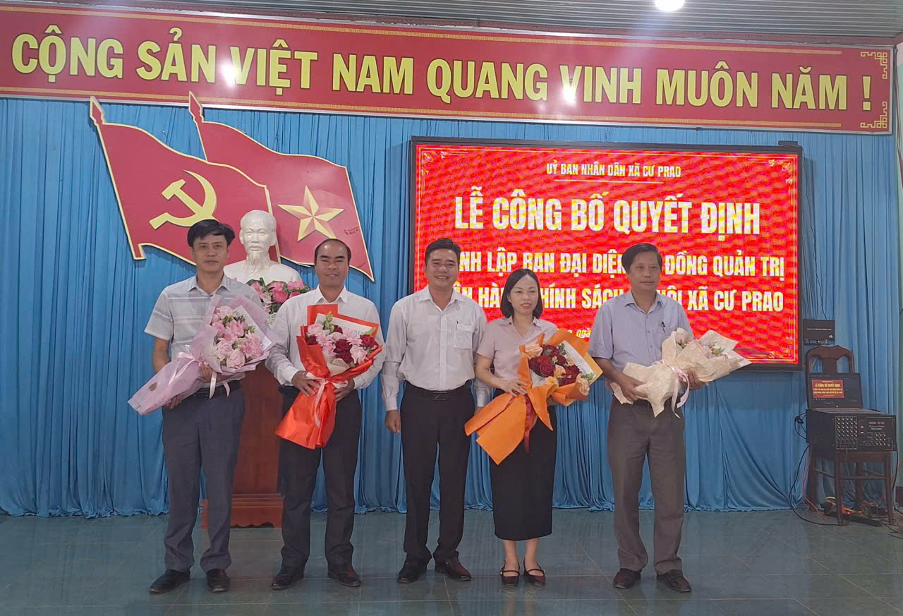 Xã Cư Prao công bố thành lập Ban đại diện HĐQT Ngân hàng Chính sách xã hội, tăng cường hiệu quả tín dụng chính sách