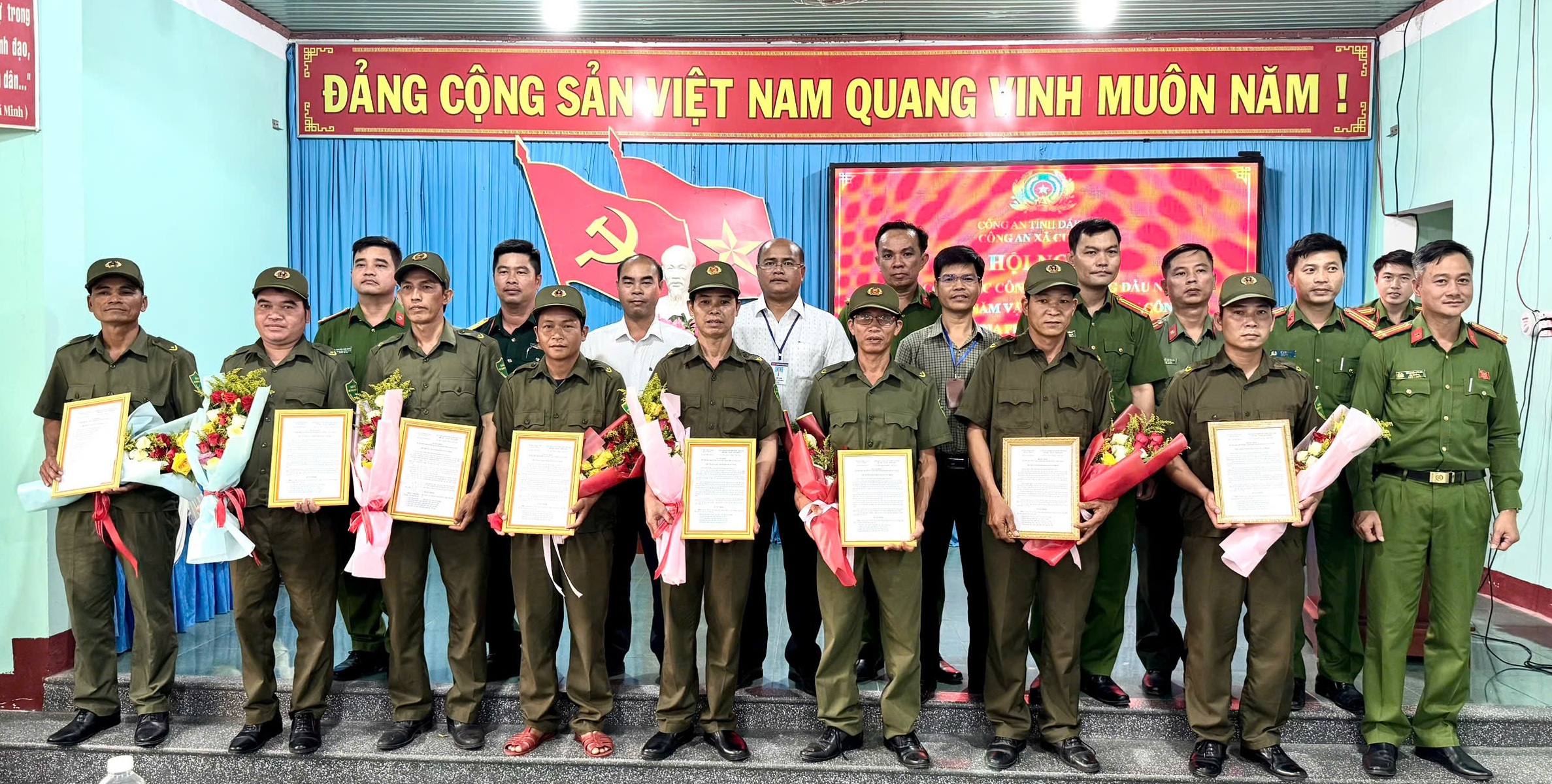 Công an xã Cư Prao sơ kết công tác 6 tháng đầu năm và 1 năm vận hành mô hình Công an địa phương 2 cấp