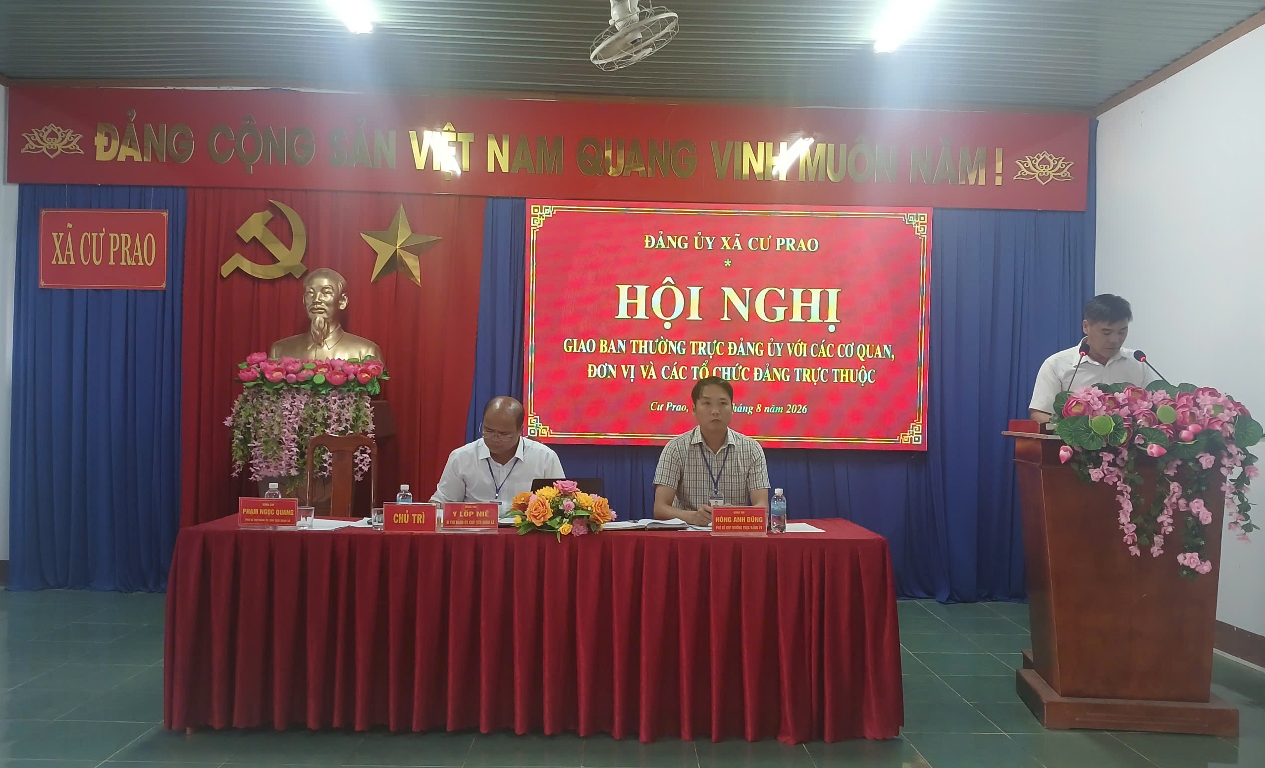 Đảng ủy xã Cư Prao giao ban, đánh giá kết quả thực hiện nhiệm vụ tháng 7 và triển khai nhiệm vụ trọng tâm tháng 8/2026