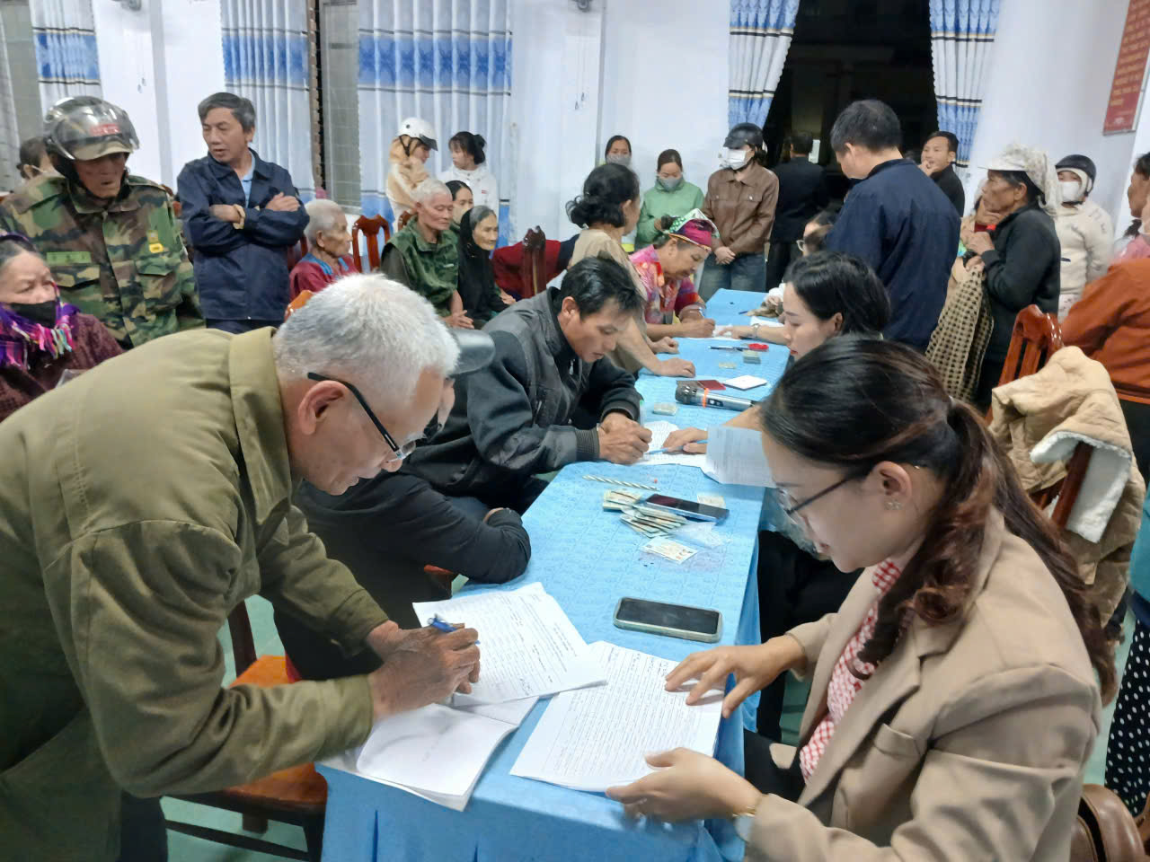 UBND xã Cư Prao tổ chức chi trả kịp thời quà của Đảng, Nhà nước nhân dịp Đại hội XIV của Đảng và Tết Nguyên đán Bính Ngọ 2026