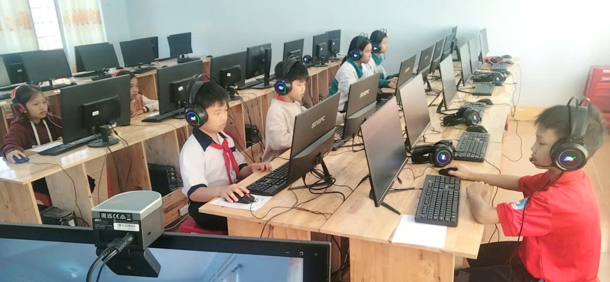Xã Cư Prao tổ chức Cuộc thi Olympic Tiếng Anh trên Internet (IOE) năm học 2025 - 2026 cấp xã