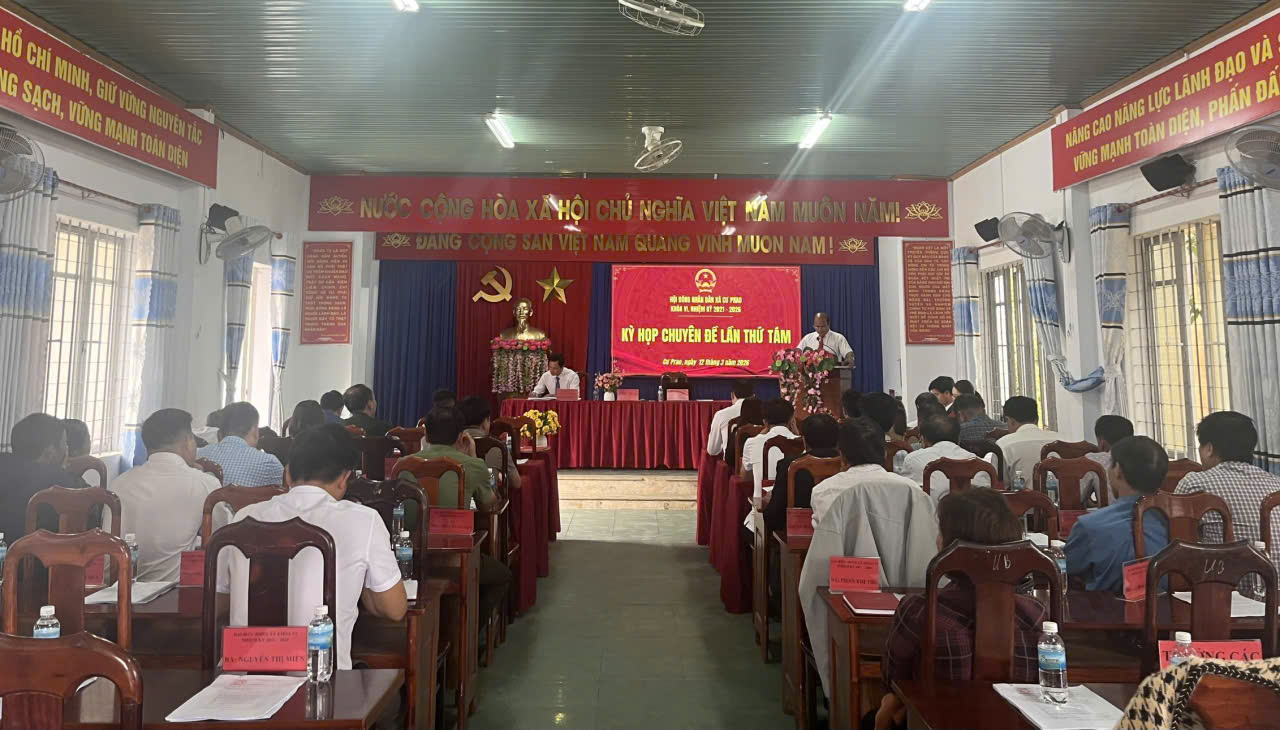 HĐND xã Cư Prao tổ chức Kỳ họp chuyên đề lần thứ Tám, kiện toàn nhân sự UBND xã
