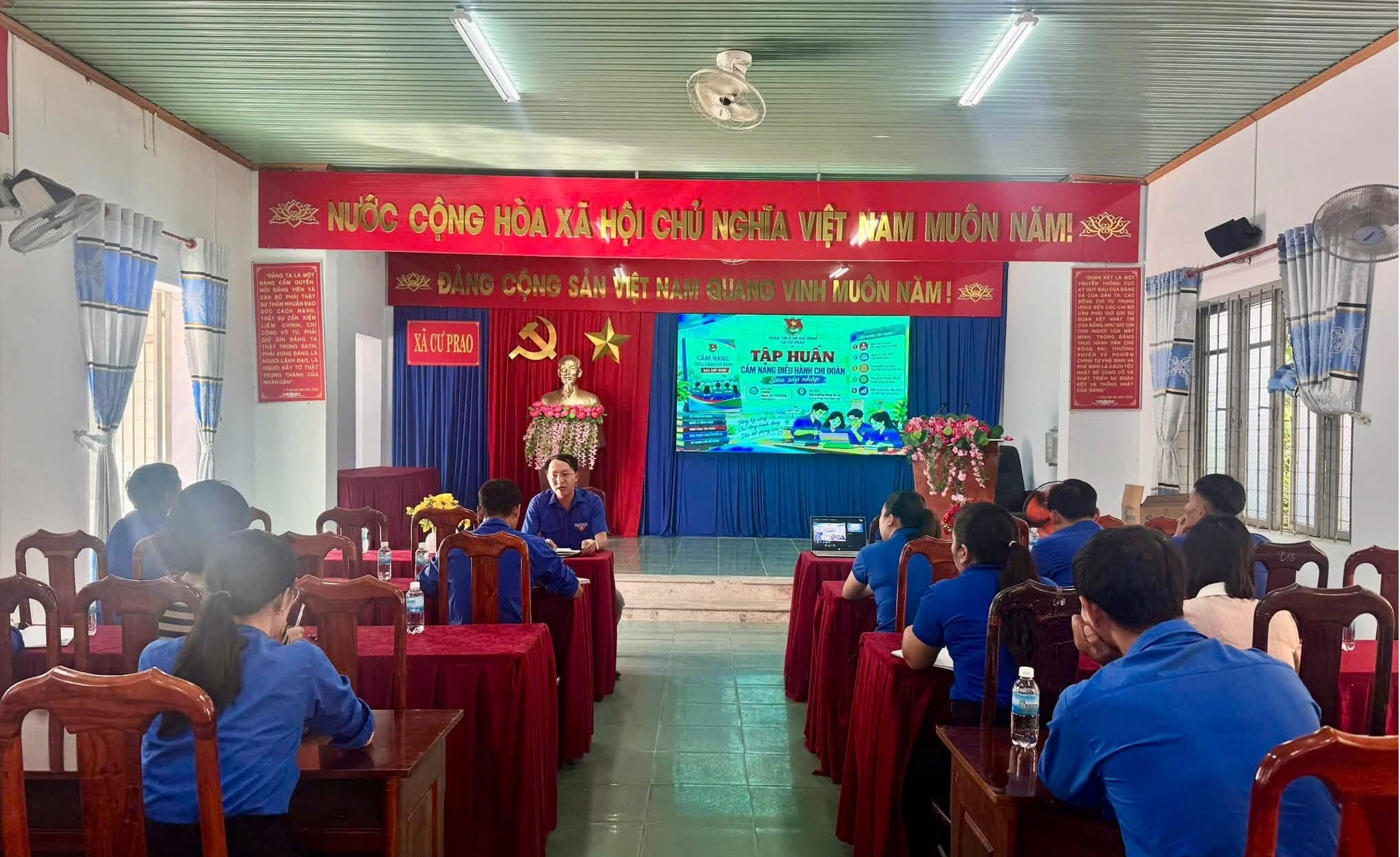 Tuổi trẻ Cư Prao nâng cao năng lực số, đổi mới hoạt động Đoàn sau sáp nhập