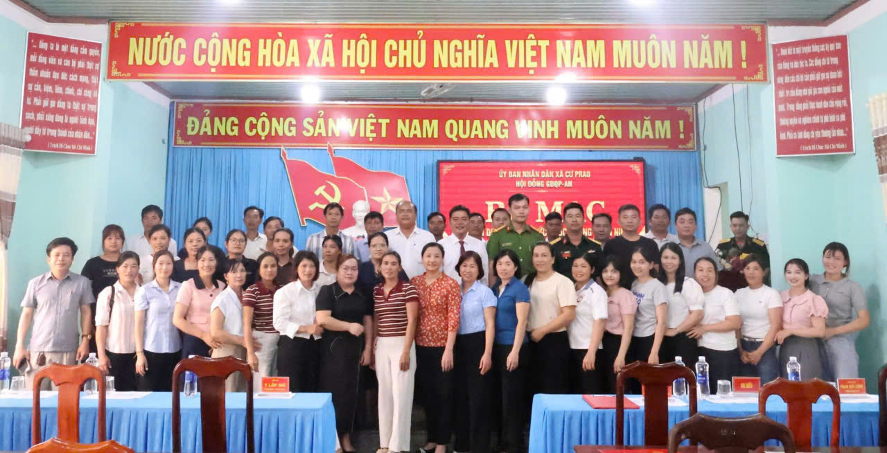 Cư Prao bế mạc lớp bồi dưỡng kiến thức quốc phòng và an ninh đối tượng 4 năm 2026