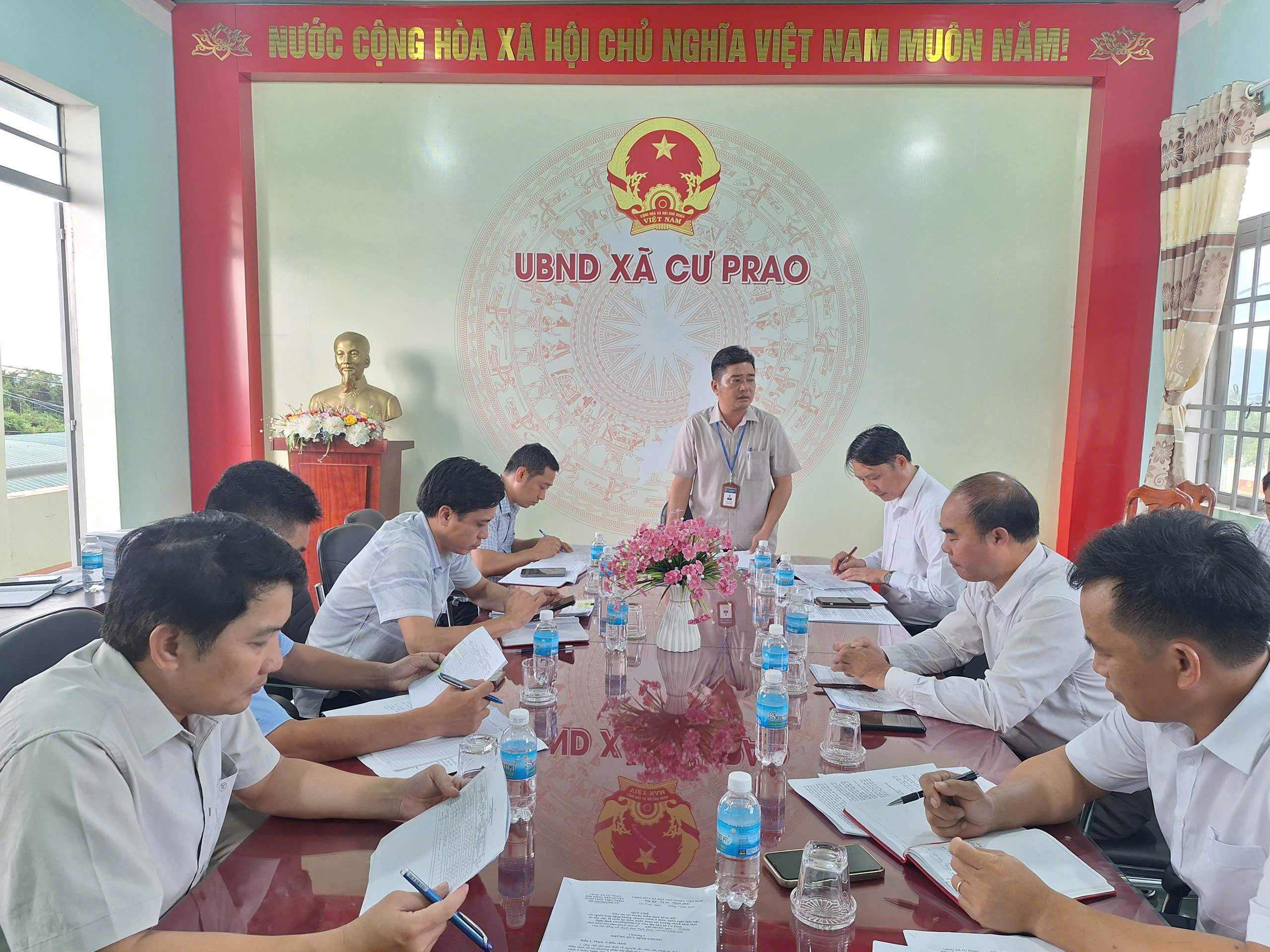 Cư Prao hoàn thành xét duyệt hồ sơ giải quyết chế độ đối với người hoạt động không chuyên trách ở thôn, buôn