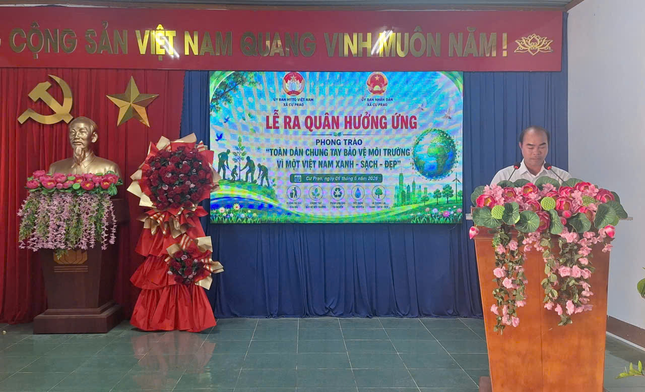 Ủy ban MTTQ Việt Nam xã Cư Prao ra quân hưởng ứng phong trào bảo vệ môi trường