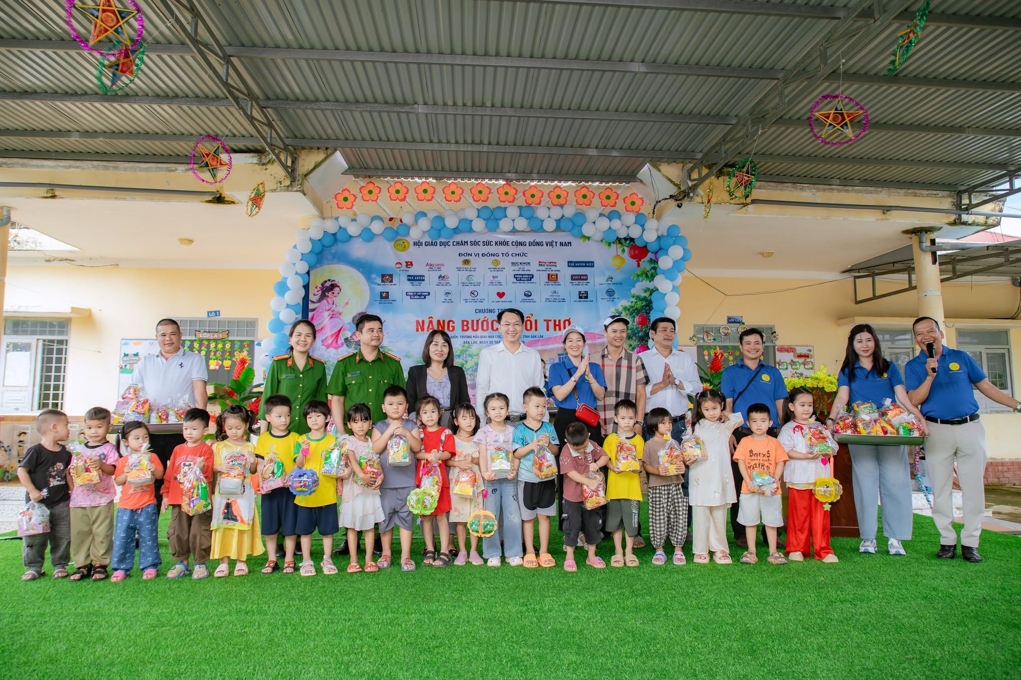 Cư Prao chung tay mang Trung thu đến với trẻ em