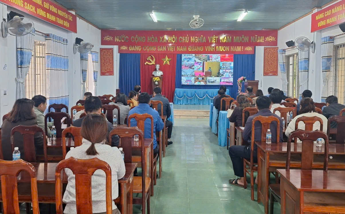 Xã Cư Prao tổ chức kết nối Hội nghị báo cáo viên Trung ương tháng 1/2026