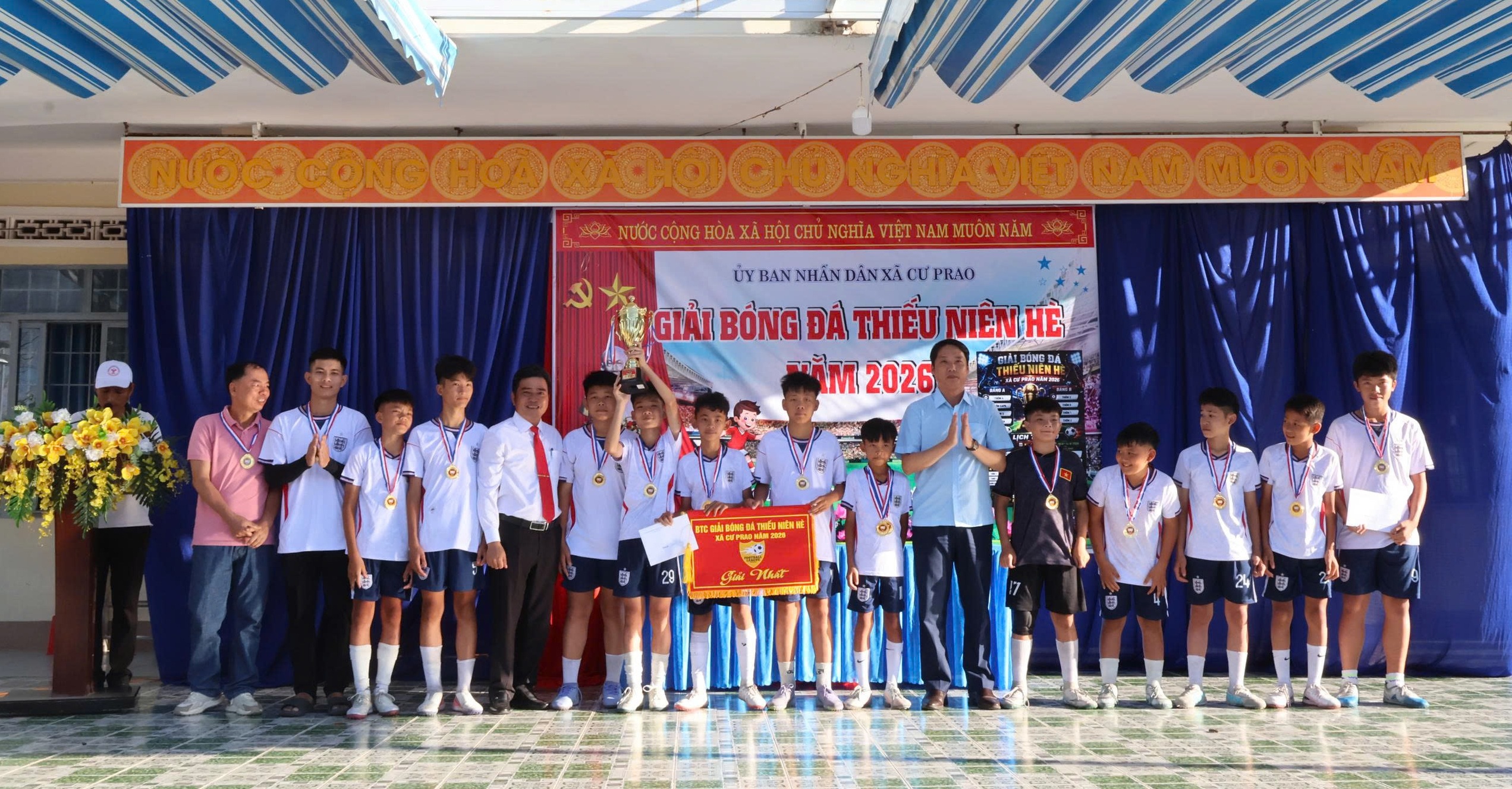 Thôn 5 giành chức vô địch Giải bóng đá Thiếu niên hè xã Cư Prao năm 2026