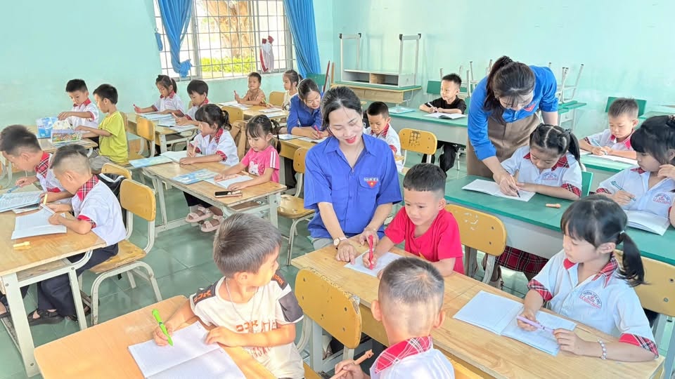 Tuổi trẻ Cư Prao sôi nổi triển khai Chiến dịch Hoa Phượng Đỏ