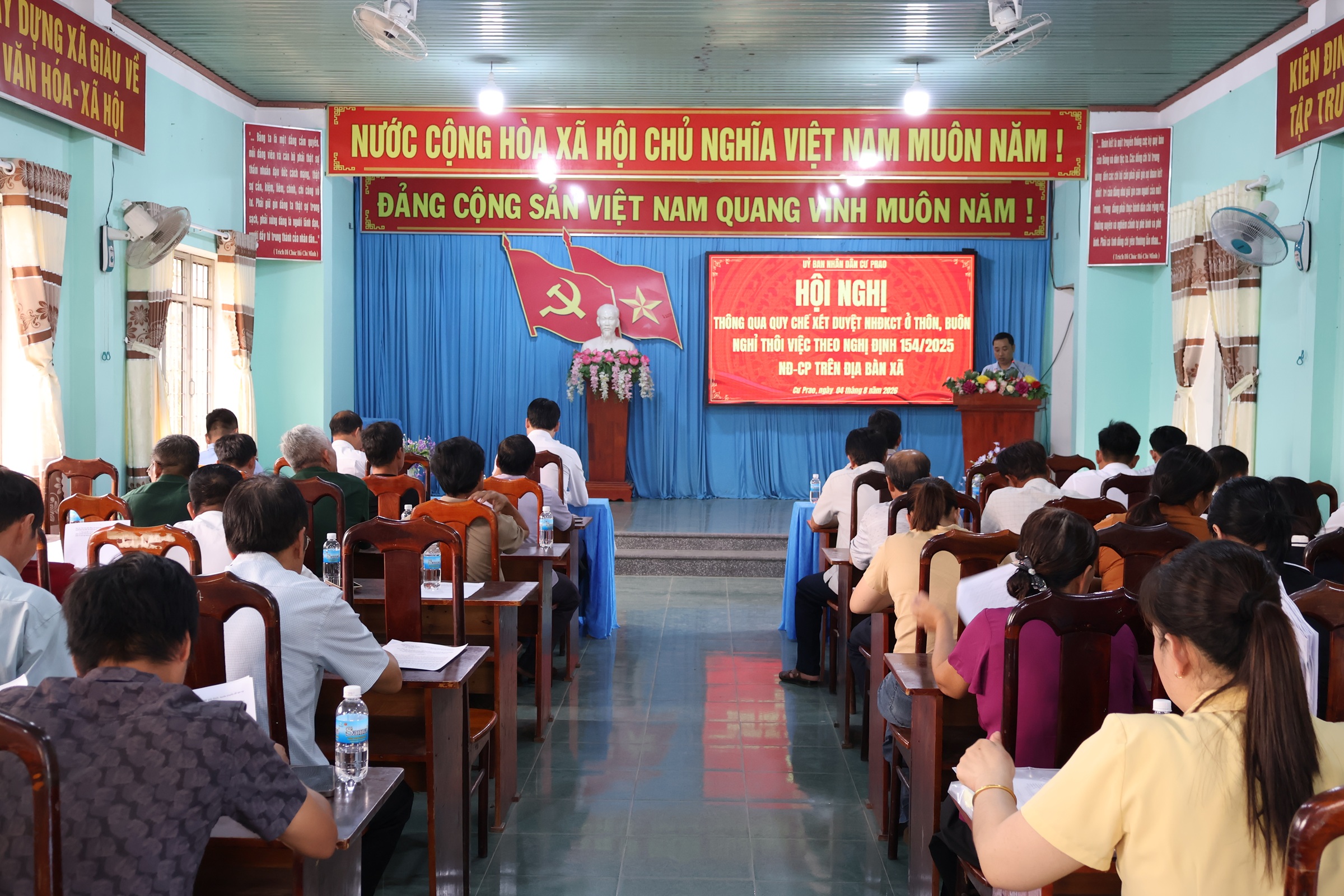 Cư Prao bảo đảm công khai, minh bạch trong thực hiện chính sách đối với người hoạt động không chuyên trách sau sắp xếp thôn, buôn