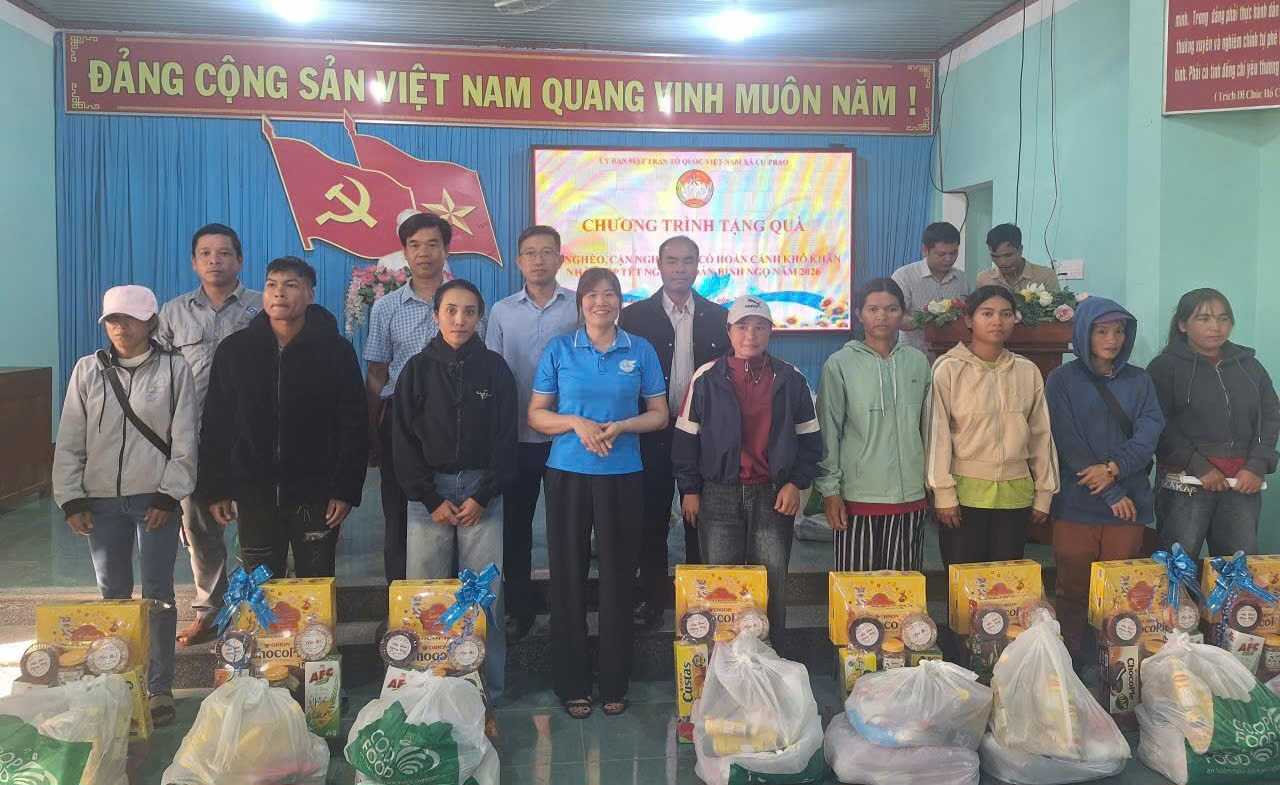 Nhà máy Thủy điện Krông H’Năng trao 136 suất quà Tết Nguyên đán Bính Ngọ năm 2026 cho hộ nghèo, cận nghèo xã Cư Prao